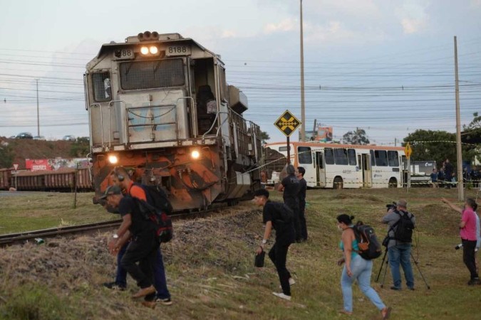 


Acidente com ônibus e trem deixa uma pessoa morta no SIA (foto: Minervino Júnior/CB/D.A.Press)