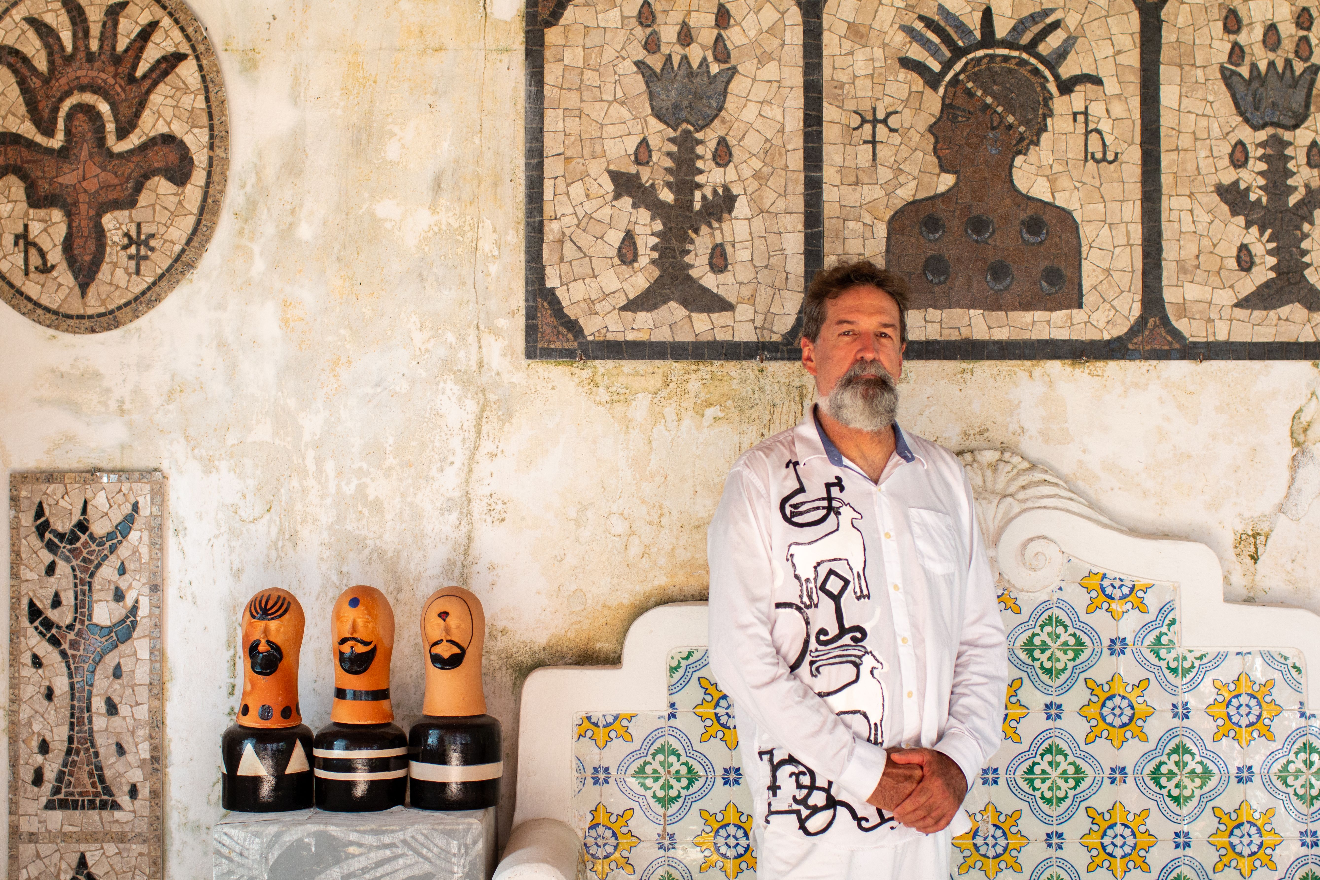Manuel Dantas Suassuna, filho de Ariano, comanda Aula Espetaculosa, na companhia da cantora Isaar Frana, em emocionante homenagem ao pai
 (foto: Cristiana Dias)