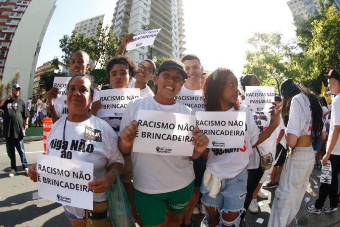Manifestao contra o racismo em So Paulo. Estudiosos mostram que o Brasil tem um longo caminho a percorrer quando o assunto  a promoo da equidade racial  (crdito: Paulo Pinto/Agncia Brasil)