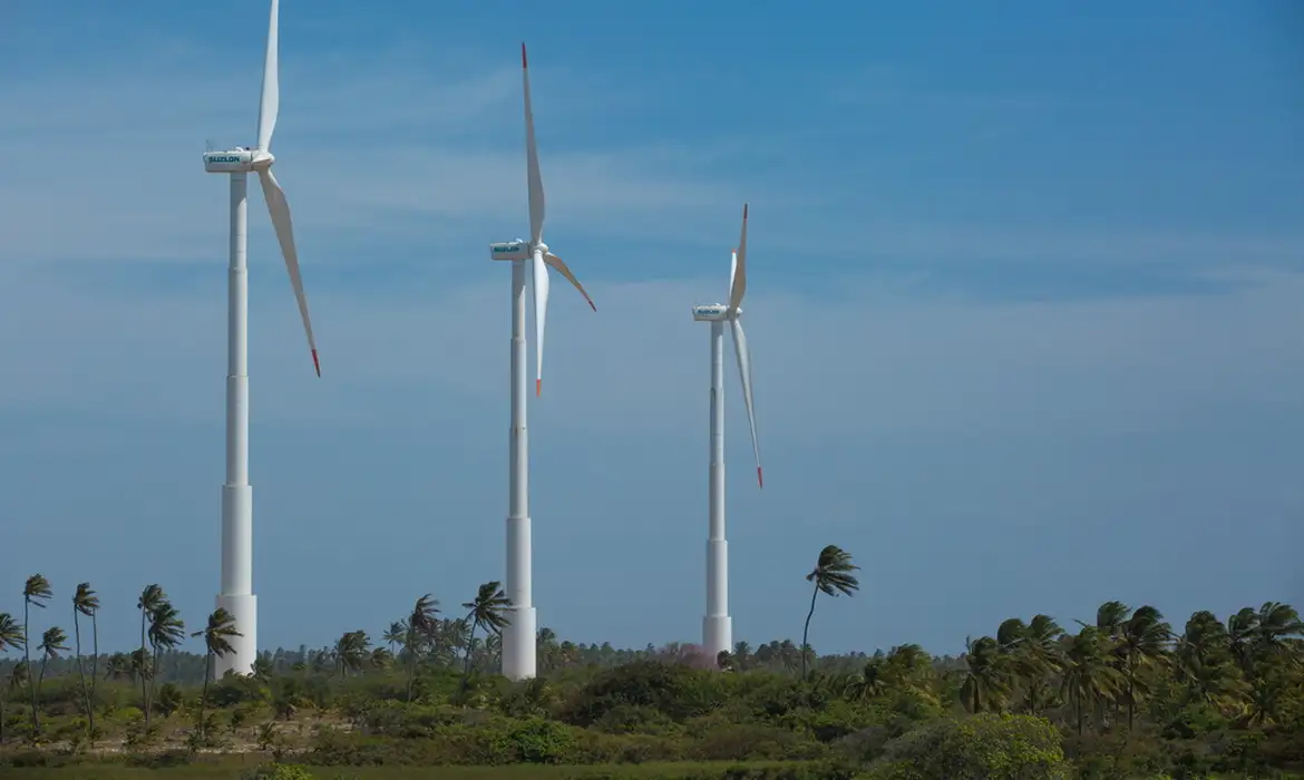 Geração de energia brasileira teve aumento de 10,3 mil MW em 2023
