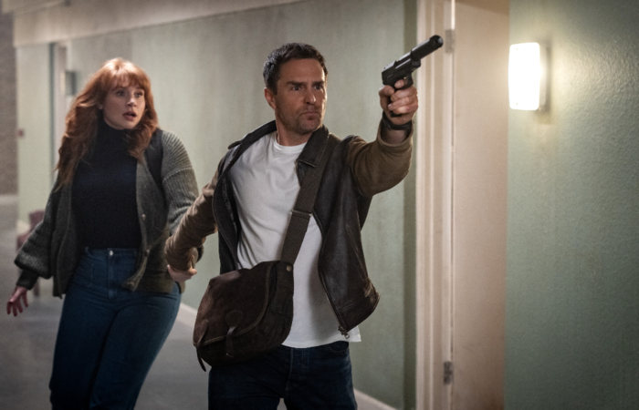 (Bryce Dallas Howard e Sam Rockwell formam parceria improvável de espiões. Apple/Universal) (Bryce Dallas Howard e Sam Rockwell formam parceria improvável de espiões. Apple/Universal)