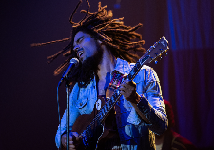 Naturalidade na atuação de Kingsley Ben-Adir como Bob Marley é maior virtude do filme (Paramount) Naturalidade na atuação de Kingsley Ben-Adir como Bob Marley é maior virtude do filme (Paramount)