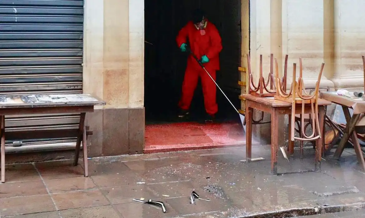 Mais de um tero dos estabelecimentos gachos esto fechados (foto: Jlio Ferreira/Prefeitura Municipal de POA)