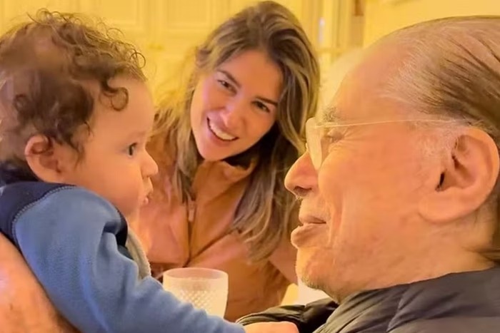 Nos comentrios, internautas falaram sobre a emoo de assistir ao vdeo, gravado recentemente (Foto: Reproduo)