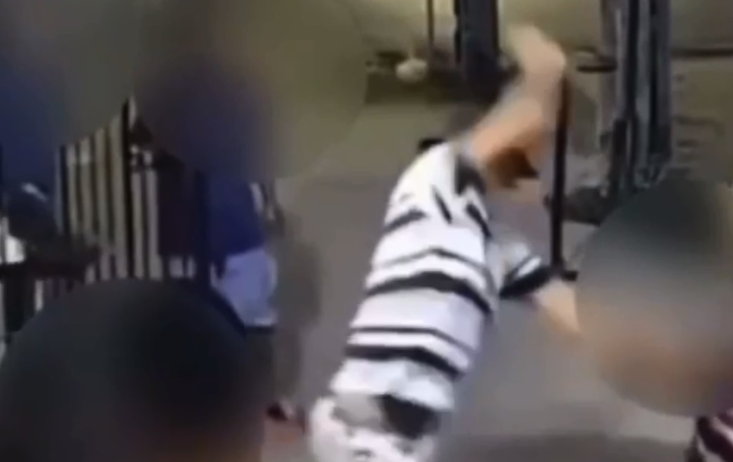 Homem deu golpes de faca em dono de bar (Foto: Reprodução/Redes Sociais ) Homem deu golpes de faca em dono de bar (Foto: Reprodução/Redes Sociais )