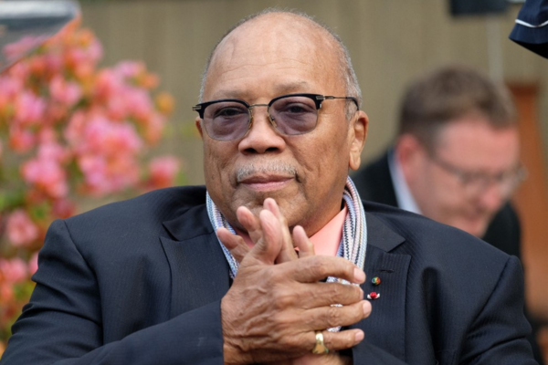 Quincy Jones foi produtor de Michael Jackson, Frank Sinatra e outros músicos importantes (Crédito: CHRIS DELMAS / AFP) Quincy Jones foi produtor de Michael Jackson, Frank Sinatra e outros músicos importantes (Crédito: CHRIS DELMAS / AFP)