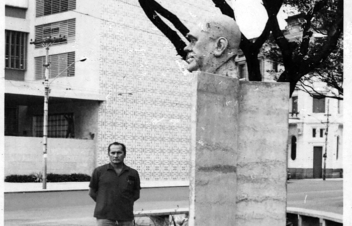 Armando Lacerda em visita à obra ''Cabeça de Ascenso Ferreira'' (Foto: Acervo de Alexandre Azêdo) Armando Lacerda em visita à obra ''Cabeça de Ascenso Ferreira'' (Foto: Acervo de Alexandre Azêdo)