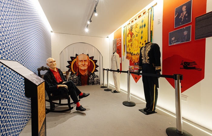 Cadeira onde Ariano costumava se sentar para ler e contar seus causos será exposta (Foto: Max Brito) Cadeira onde Ariano costumava se sentar para ler e contar seus causos será exposta (Foto: Max Brito)