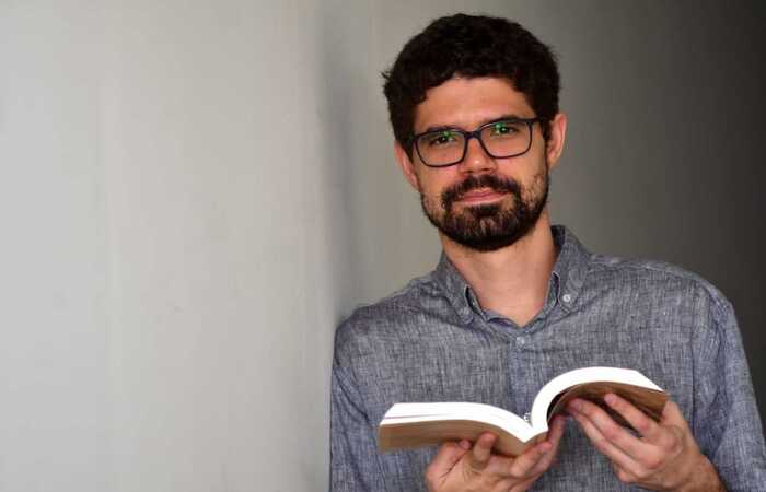 (Diogo Guedes, o editor da Cepe. Foto: Leopoldo Conrado Nunes ) (Diogo Guedes, o editor da Cepe. Foto: Leopoldo Conrado Nunes )