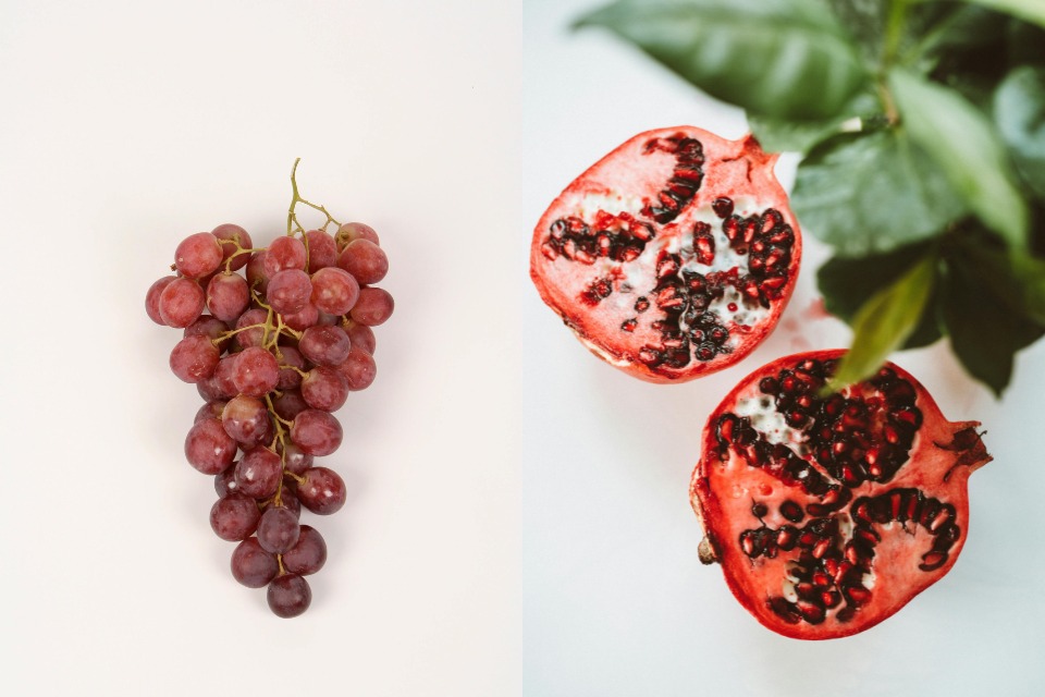 Comer uva e guardar sementes de romã estão entre as simpatias (Foto: Wutthichai Charoenburi/Pexels e Lisa Fotios/Pexels) Comer uva e guardar sementes de romã estão entre as simpatias (Foto: Wutthichai Charoenburi/Pexels e Lisa Fotios/Pexels)