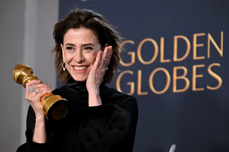 Fernanda Torres foi escolhida como Melhor Atriz em Filme de Drama no Globo de Ouro (foto: Robyn Beck / AFP)