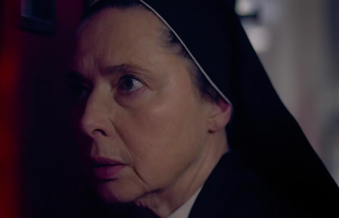  (Isabella Rossellini, em apenas sete minutos de tela, rouba a cena como a Irm Agnes (Diamond Films/Divulgao))
