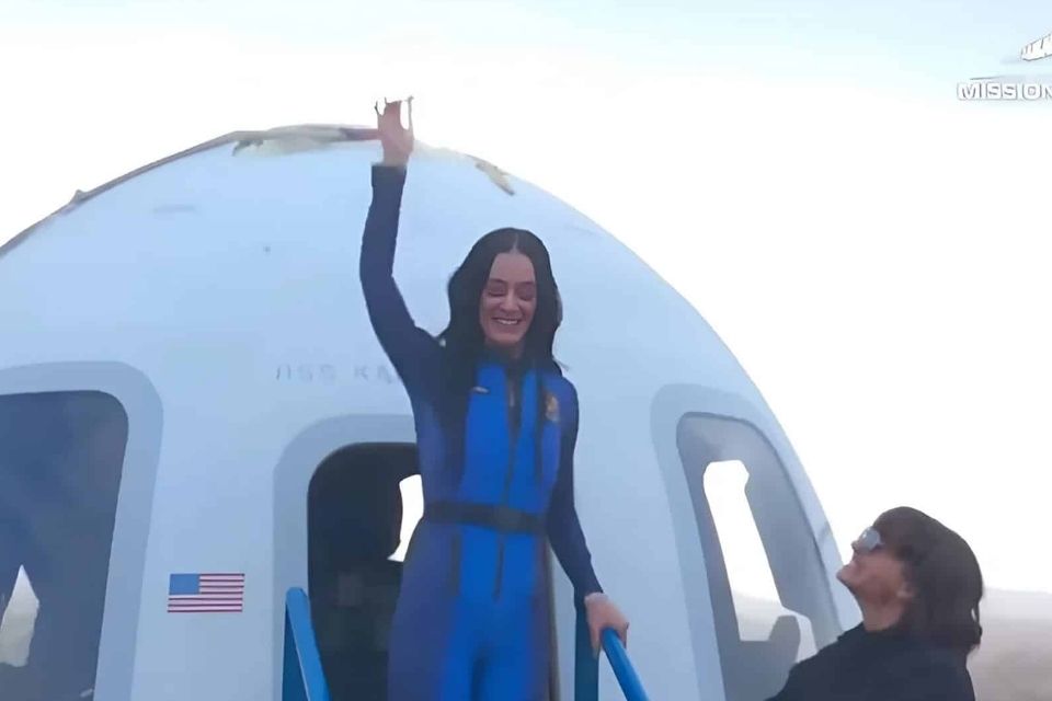 A bordo da nave New Shepard estavam batatas-doces adultas e sementes de gro-de-bico desenvolvidas pela Embrap (foto: Blue Origin
)
