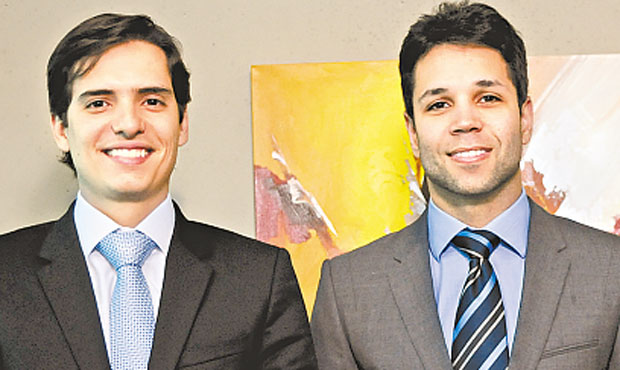 Os coaches Batista e Ferraz trabalham com candidatos (GUILHERME VERISSIMO/ESP. DP/D.A PRESS)