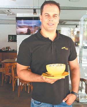 Lacerda atribui sucesso  qualidade dos produtos, alm de um timo servio no final (NANDO CHIAPPETTA/DP)