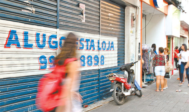 Fechamento atingiu tanto as lojas de rua como as localizadas em shoppings centers (NANDO CHIAPPETTA/DP/D.A PRESS)
