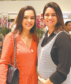 As empresrias Priscila Vasconcelos e Camila Cavalcanti,  espera da segunda herdeira, em evento no Shopping RioMar (NANDO CHIAPPETTA/DP)