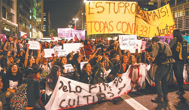 Crime, compartilhado em grupos do WhatsApp, gerou protestos por todo o pas (PAULO PINTO/AGPT)